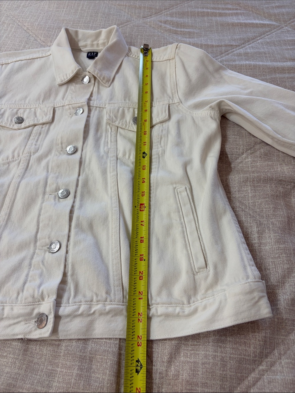 GAP Cream Button-Front Denim Jacket - Picture 2 of 5
